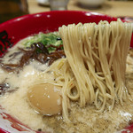 Ramen Makotoya - まことや＠とろ～り半熟煮卵牛じゃんラーメンの麺は細直麺