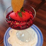 トラットリアビコローレヨコハマ - 料理写真:デザート:パンナコッタ ミックスベリーソース フランボワーズソルベット添え