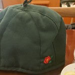 Tsubakiya Kafe - つばきの帽子で保温中