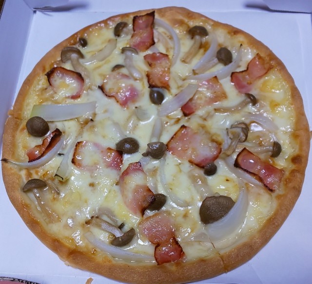 テンフォー 苫小牧西店（10.4 PIZZA TEN.FOUR） - 糸井（ピザ）の写真