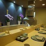 串活料理にしむら - カウンター１０席です