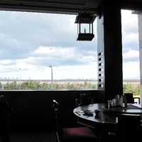 中華料理 桃李 - 対岸は、第２滑走路です。