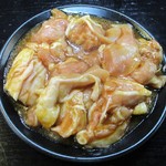 Yakiniku Mondo - 鶏ちゃん タレ 480円：比較的 大きくカットされた鶏肉が 甘辛いタレに漬け込んであります。 焼き上がると、香ばしくて美味しいですネ！　　　　　2019.06.07