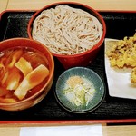 秩父そば・武蔵野うどん - 肉汁つけそばと舞茸天ぷらです