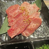 近江牛専門店 万葉 まえだ亭 - タン刺し