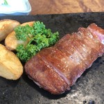 とんかつ石焼ステーキ石の家 - 