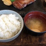 とんかつ石焼ステーキ石の家 - 