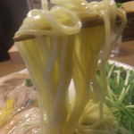 ラーメン櫻島 - 鯛だしラーメンの麺のアップ　【　２０１１年１２月　】