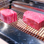 お肉屋 けいすけ 三男坊 - 高森和牛の極上塊焼き