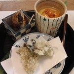 季節のお料理 辻むら - 牡蠣の天ぷら　雲丹と毛蟹の茶碗蒸し　海壺