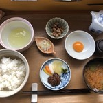 カフェアンドショップ ロータスランド - モーニングセット
      C set 卵かけご飯 380円
      100%オレンジジュース