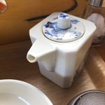 カフェアンドショップ ロータスランド - 自家製醤油
      2019/06/08 モーニングセット
      C set 卵かけご飯 380円
      100%オレンジジュース