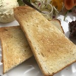 カフェアンドショップ ロータスランド - トースト
      2019/06/08 モーニングセット
      B set トースト ポテトサラダ 380円
      有機コーヒー(一杯お代わり可)