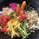 カフェアンドショップ ロータスランド - 冷やし中華
      2019/06/08
      週替り おまかせセット 限定20食 550円 11:00〜
      自家製 冷やし中華、野菜のオーブン焼き、キャロットライス