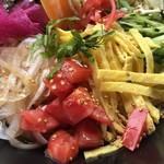 カフェアンドショップ ロータスランド - 冷やし中華
      2019/06/08
      週替り おまかせセット 限定20食 550円 11:00〜
      自家製 冷やし中華、野菜のオーブン焼き、キャロットライス