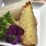 カフェアンドショップ ロータスランド - 野菜のオーブン焼き 新玉ねぎ、じゃがいも、ブロッコリー
      2019/06/08
      週替り おまかせセット 限定20食 550円 11:00〜
      自家製 冷やし中華、野菜のオーブン焼き、キャロットライス