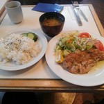 シャンブル ラ ネージュ - チキンソテー定食