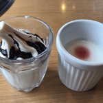 Yakiniku Kingu - デザート6種類の中から〜 チョコバニラソフト &  やわらか杏仁豆腐