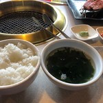Karubiya daifuku - 飯とスープ