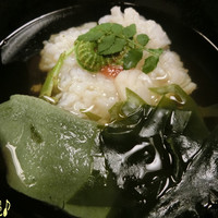 はり清 - 懐石(15000円/サ別･税別)☆彡
                    鱧の御椀は若芽と独活の飾り切り、餅麩、ぜんまい、木の芽が入って香りもいい♪
                    どのお料理も手が込んでて目にも綺麗で華やか！