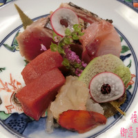 はり清 - 懐石(15000円/サ別･税別)♪
                      向付の御造里は伊勢海老、鮪、鰹のタタキ、イサキの昆布締め、お刺身は作り醤油、伊勢海老はポン酢で☆彡
                      相変わらず雰囲気良く美味しいお料理だった♪