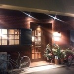 シンパティコ - 住宅街に急にこんな外観のお店が出現します。