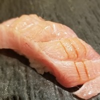 すし尽誠 - 寿司(インドマグロの大トロ)