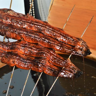 Eel, sauce, rice [the taste of the "trinity"]