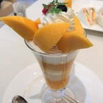 千疋屋フルーツパーラー - 宮崎マンゴーパフェ