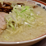 田中そば店 - 中華そば@税込850円：こってり仕様は、背脂が泳ぐ。