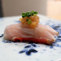 鮨処 敏 - にぎり3、金目鯛