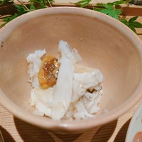 肉屋 雪月花 NAGOYA - ◎師崎（もろさき、南知多）の渡り蟹　下に愛知のイチジク　唐津の赤雲丹　