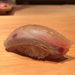 鮨 さかい - 壱岐の４Kgシマアジ　一生で一度しかきっと味わえない大物シマアジ　脂のクリアな味わいはただ黙るのみ　素晴らしい！