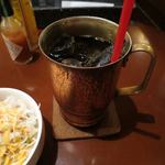 ヴァインカフェ - 銅製マグでアイスコーヒーがいいね。