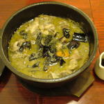 ダッチオーブン - 隠れメニューのタイ風スープカレー　右はナンプラー(魚醤)