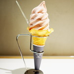 シルクレーム 阪急三番街店 - レギュラーソフトクリーム(さくら)・ローレルトップ