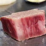 味鉄 - 宮崎牛ヘレ雌焼いてます(2/4)