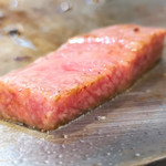 味鉄 - 宮崎産サーロイン焼いてます(1/2)