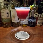 バー キュラソー - トマトのカクテル