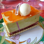 パティスリー アン・ドゥ 清澄白河本店 - にんじんとピスタチオのケーキ