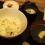 四季膳 - 鯛めし定食：ランチメニュー一番人気、香ばしく焼いた真鯛の炊き込みご飯、コーヒー付、９８０円