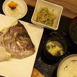 四季膳 - かぶと酒蒸し定食：真鯛の濃厚な味わいを堪能できる定食、コーヒー付、９８０円