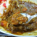 アーモンド - カレーライス（大盛）950円（サラダ、スープ、コーヒー付き）
      カレーライス（大盛）950円（サラダ、スープ、コーヒー付き）