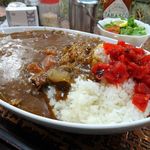 アーモンド - カレーライス（大盛）950円（サラダ、スープ、コーヒー付き）
      カレーライス（大盛）950円（サラダ、スープ、コーヒー付き）