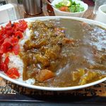 アーモンド - カレーライス（大盛）950円（サラダ、スープ、コーヒー付き）
      カレーライス（大盛）950円（サラダ、スープ、コーヒー付き）