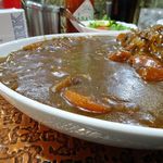 アーモンド - カレーライス（大盛）950円（サラダ、スープ、コーヒー付き）
      カレーライス（大盛）950円（サラダ、スープ、コーヒー付き）