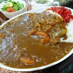 アーモンド - カレーライス（大盛）950円（サラダ、スープ、コーヒー付き）
      カレーライス（大盛）950円（サラダ、スープ、コーヒー付き）