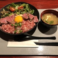 馬刺しと焼き鳥 グルマン三年坂 - 