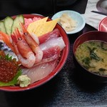 Ichibano Sushiyasan - 海鮮丼（味噌汁付き）950円