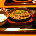 牛肉旬菜 しぐれや - 横浜みなとみらいの「しぐれや」の牛肉の鉄板焼き定食